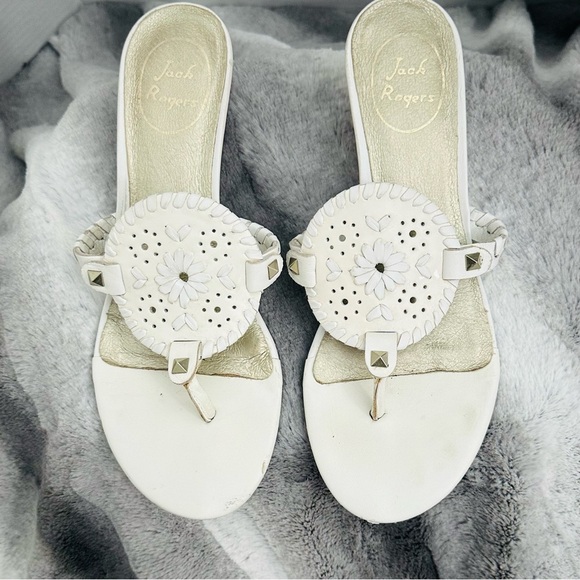 Jack Rogers Devyn Demi Wedge Sandal White Patent Leather Medallion Thong size 8 - Picture 9 of 10